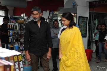 Celebs at Walden 25 Years Press Meet